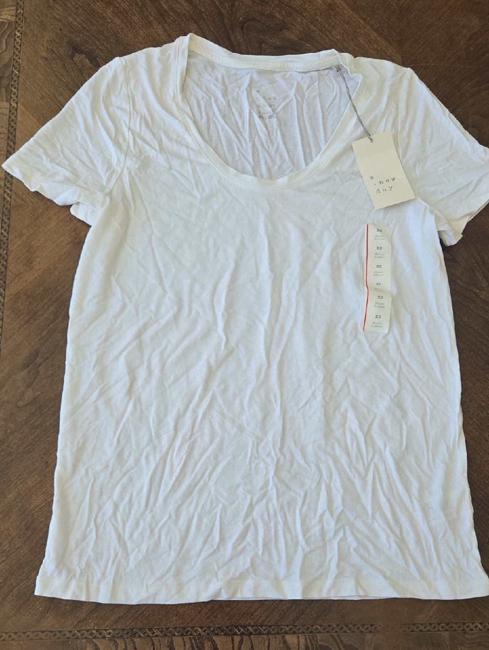 a new day White Scoop Neck Short Sleeve Tee